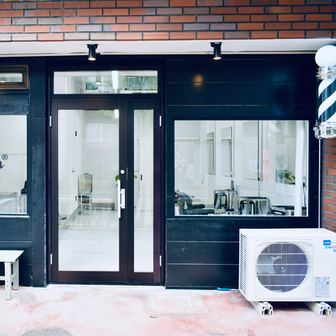 Ruff cutters 立川店内外観