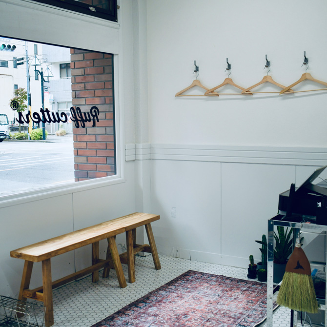 Ruff cutters 立川店内外観