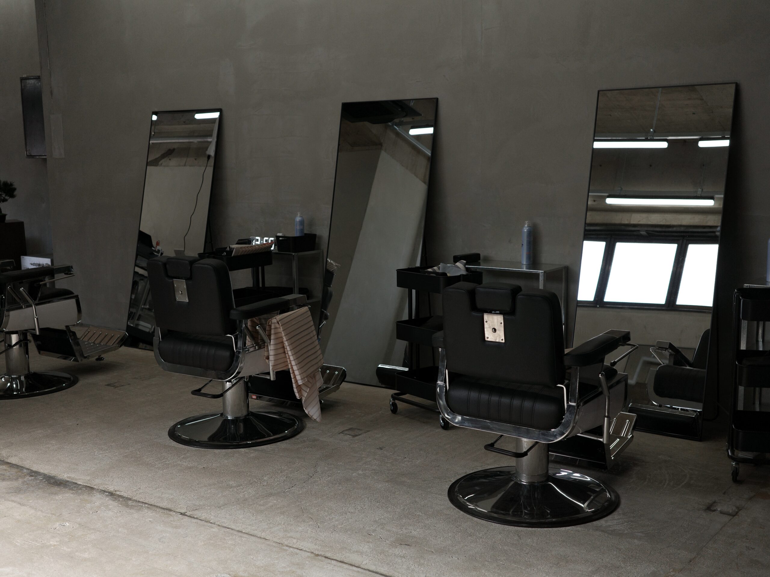 Ruff cutters 八王子店内外観